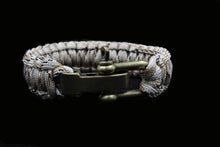 Load image into Gallery viewer, Men's Camo Paracord Bronze Flag Bracelet